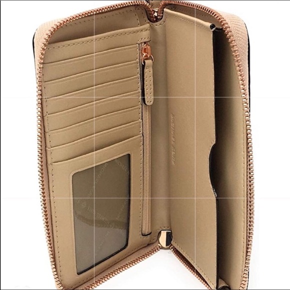 MICHAEL KORS  Wristlet-Authentic with Tags - Picture 4 of 8